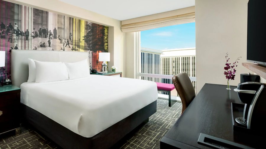 Hyatt Centric Arlington — Guest room