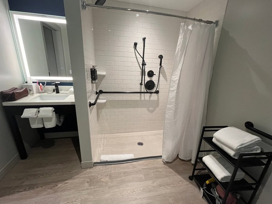 Hyatt Centric Faneuil Hall Boston — Bathroom