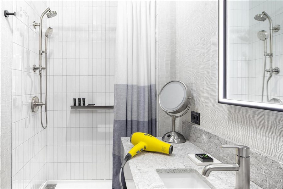 Hyatt Centric Rittenhouse Square Philadelphia — Bathroom