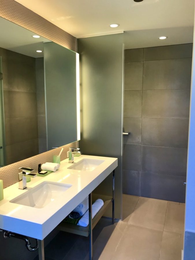 Hyatt Centric The Loop Chicago Chicago Illinois — Bathroom