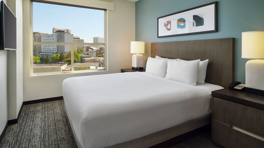 Hyatt House Atlanta Downtown — Guest room