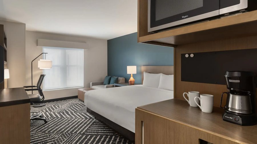 Hyatt House Charleston Historic District — Guest room