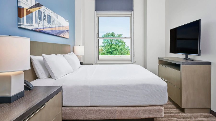 Hyatt House Chicago Medical University District Chicago Illinois — Guest room