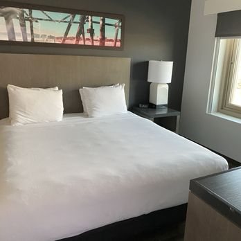 Hyatt House Emeryville San Francisco Bay Area — Guest room