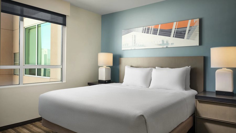 Hyatt House LA University Medical Center — Guest room
