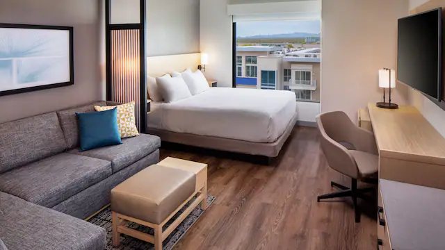 Hyatt House North Scottsdale — Guest room