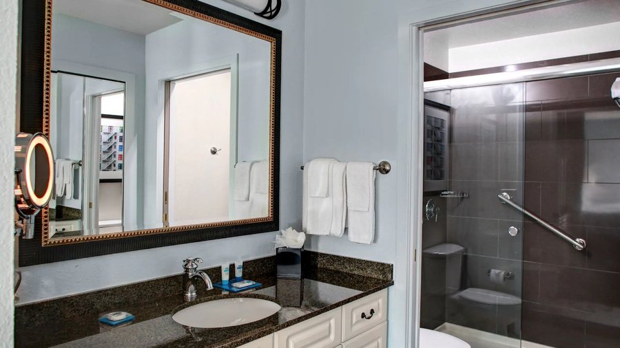 Hyatt House Parsippany East — Bathroom