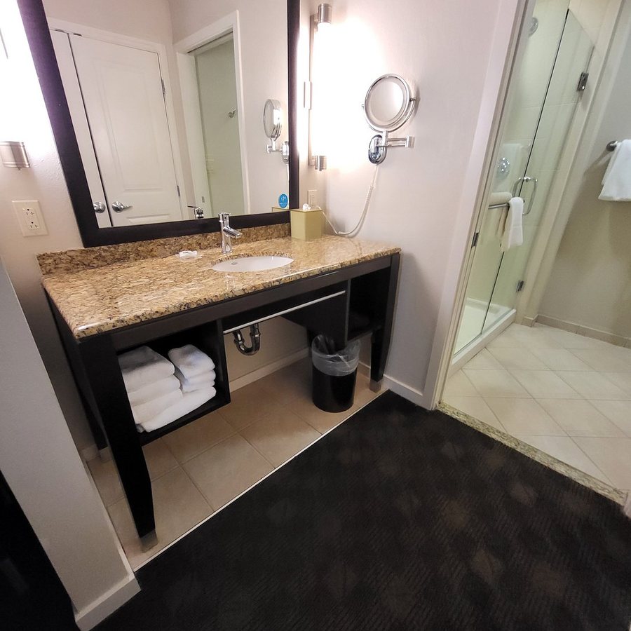 Hyatt House Philadelphia King of Prussia — Bathroom
