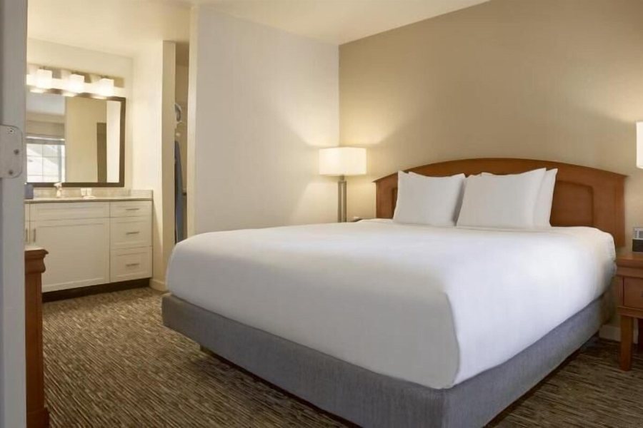 Hyatt House Pleasanton — Guest room