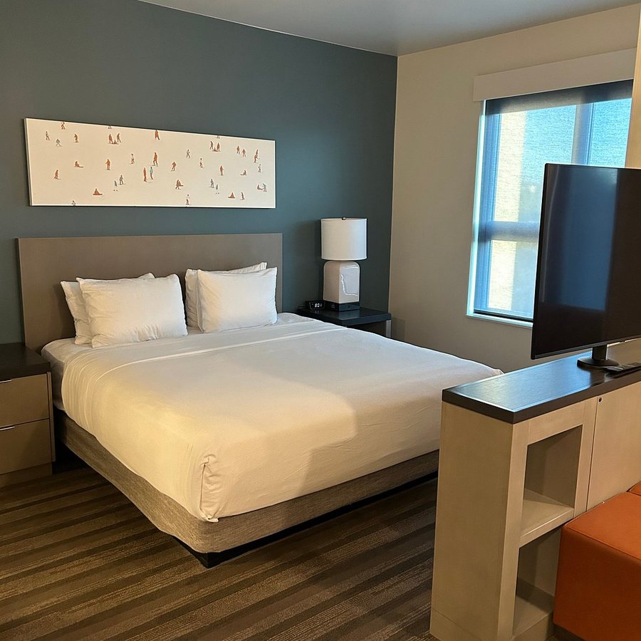 Hyatt House Portland Beaverton — Guest room