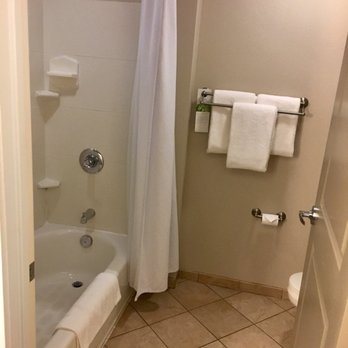 Hyatt House Raleigh Durham Airport — Bathroom