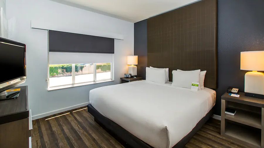 Hyatt House Santa Clara — Guest room
