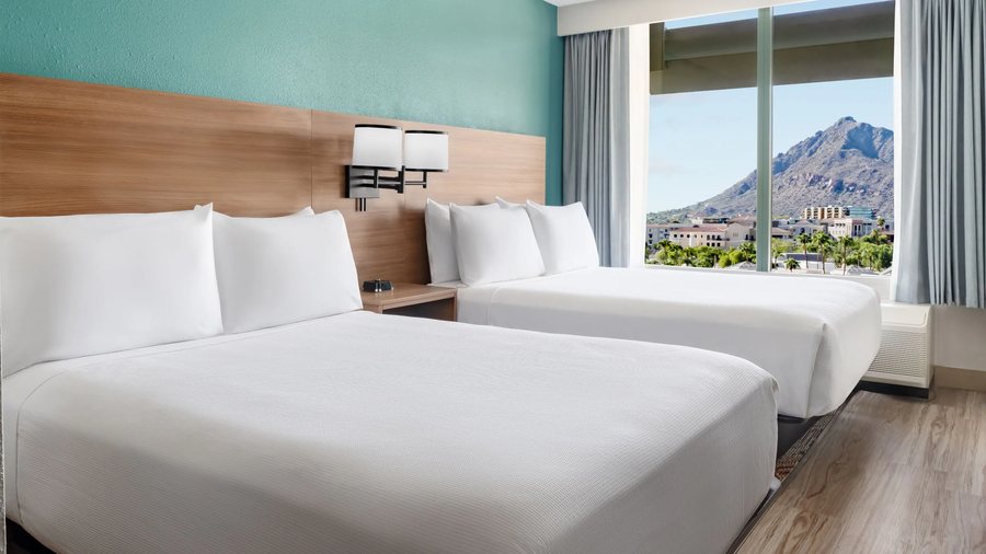 Hyatt House Scottsdale Old Town — Guest room