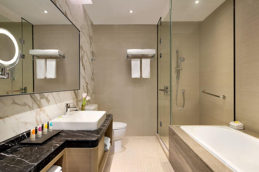 Hyatt House Shanghai Hongqiao CBD — Bathroom