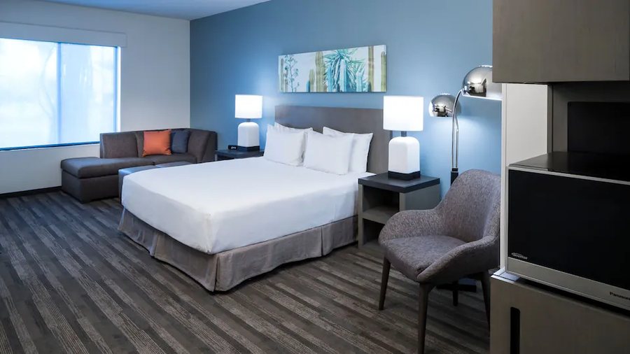 Hyatt House Tempe Phoenix University — Guest room