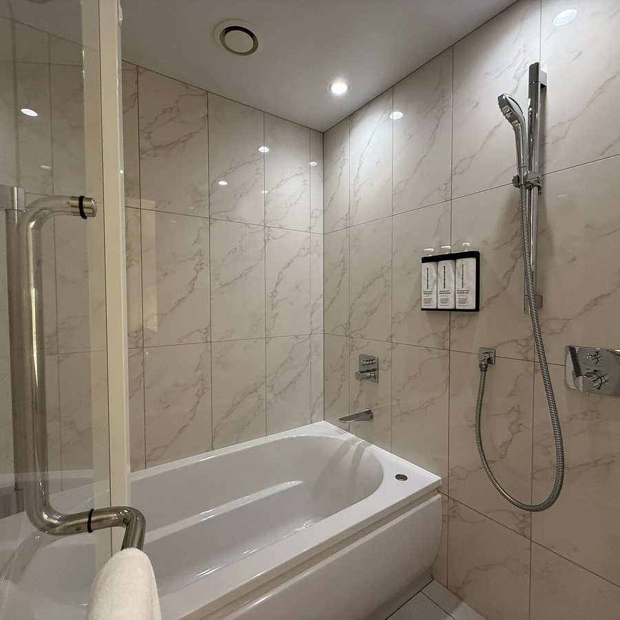 Hyatt House Tokyo Shibuya — Bathroom
