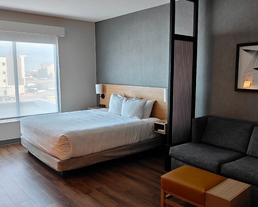 Hyatt Place Amarillo West — Guest room