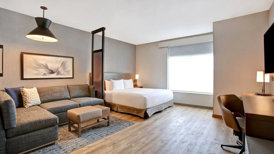 Hyatt Place at Wichita State University — Guest room