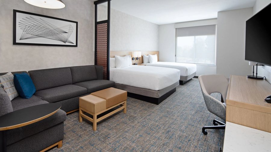 Hyatt Place Bakersfield — Guest room