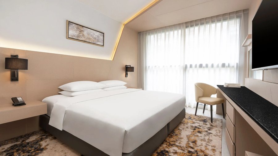 Hyatt Place Bangkok Sukhumvit 1 — Guest room