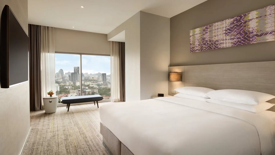 Hyatt Place Bangkok Sukhumvit 24 — Guest room