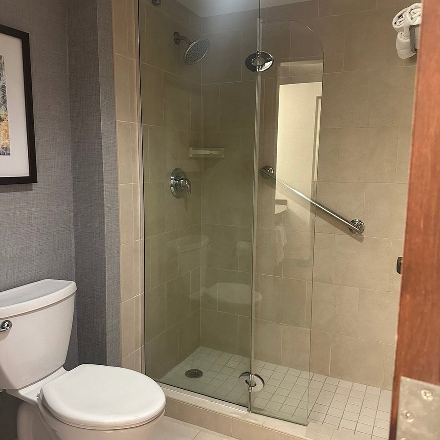 Hyatt Place Bethlehem — Bathroom