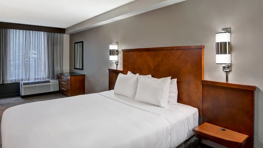 Hyatt Place Birmingham Hoover — Guest room