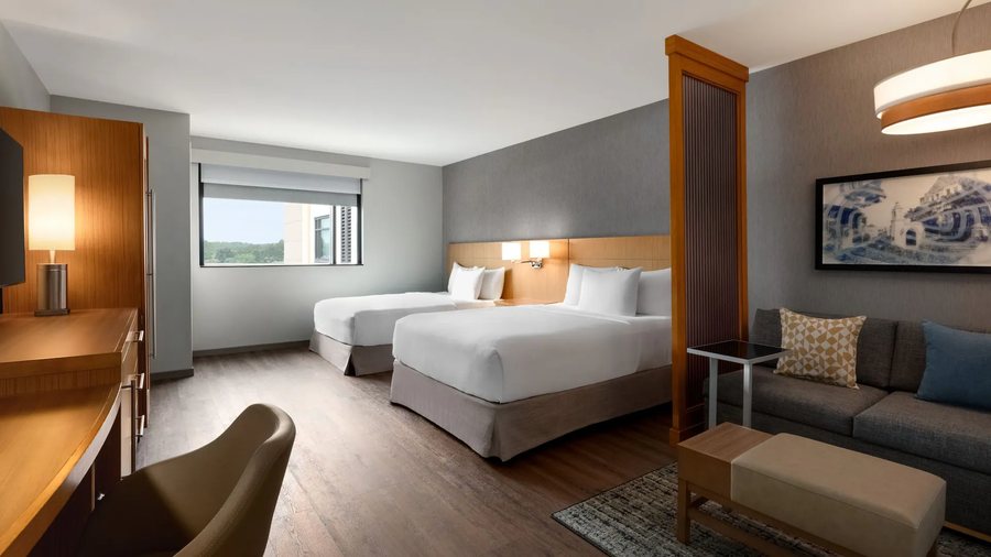 Hyatt Place Bloomington — Guest room