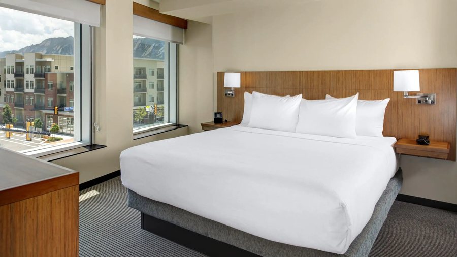 Hyatt Place Boulder Pearl Street — Guest room