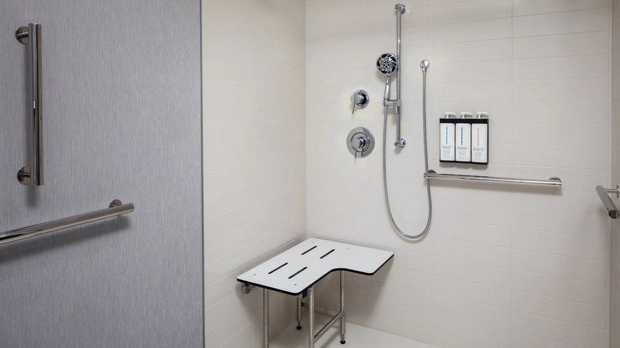 Hyatt Place Cape Canaveral — Bathroom