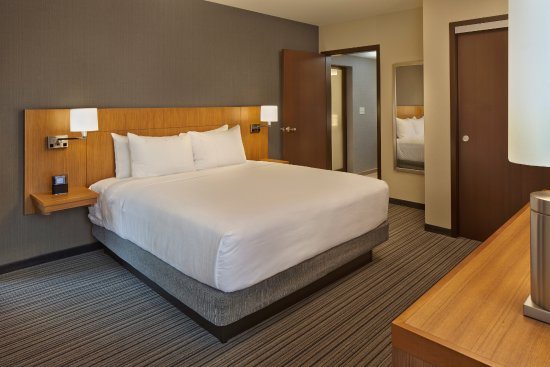 Hyatt Place Chapel Hill southern VI — Guest room