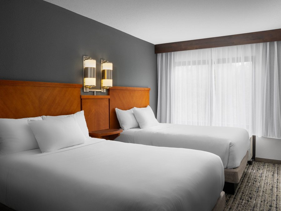 Hyatt Place Charlotte Airport Lake Pointe — Guest room
