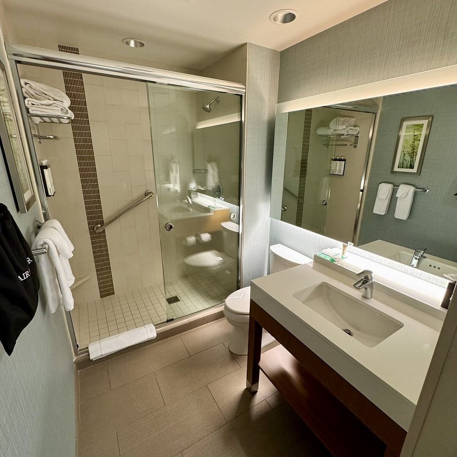 Hyatt Place Chicago Downtown the Loop — Bathroom