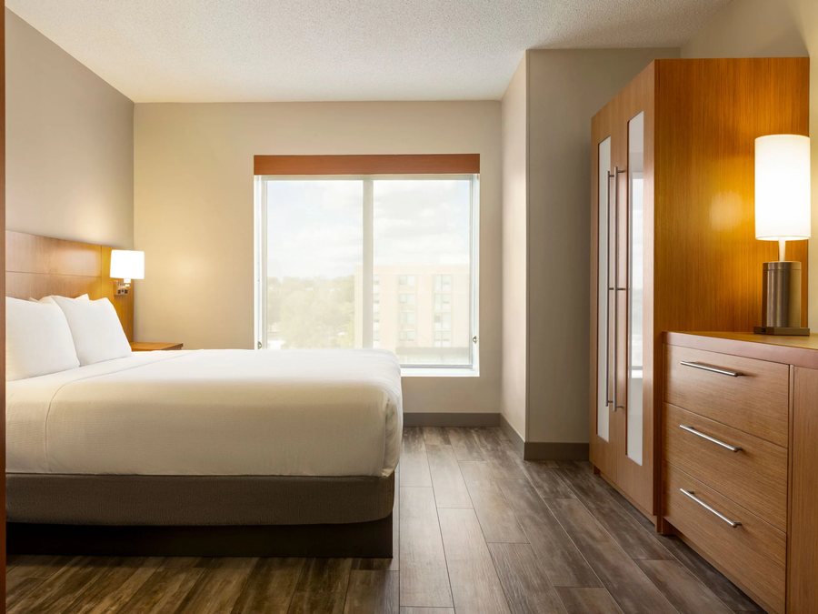 Hyatt Place Columbia Downtown The Vista — Guest room