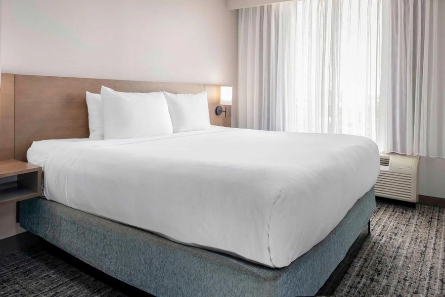 Hyatt Place Dallas Arlington — Guest room