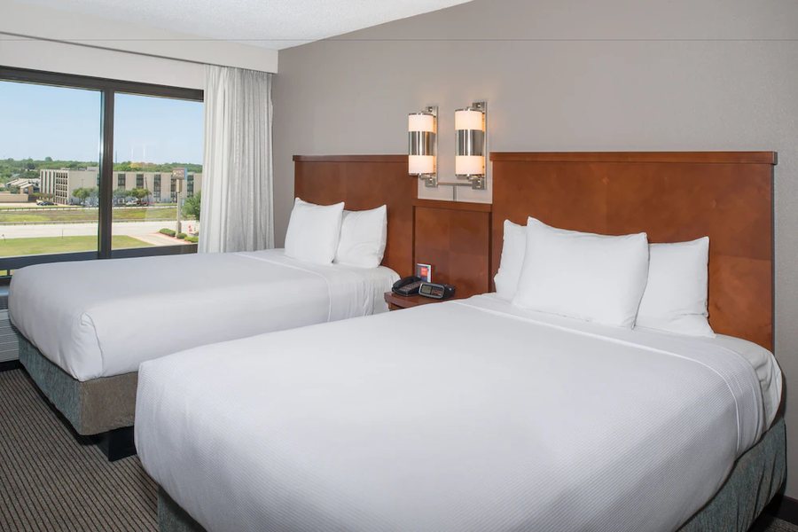 Hyatt Place Dallas North Arlington Grand Prairie — Guest room