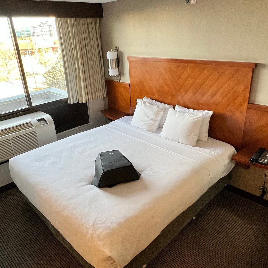 Hyatt Place Denver Airport — Guest room