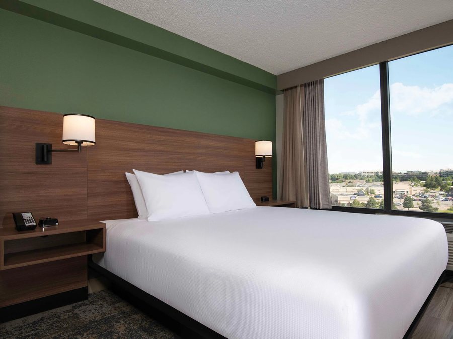 Hyatt Place Denver South Park Meadows — Guest room