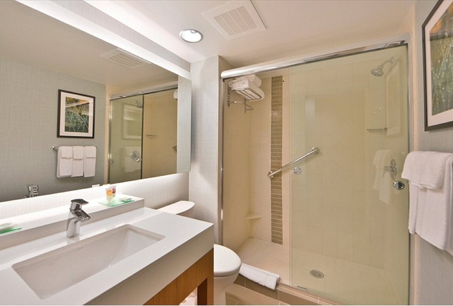 Hyatt Place Dewey Beach — Bathroom