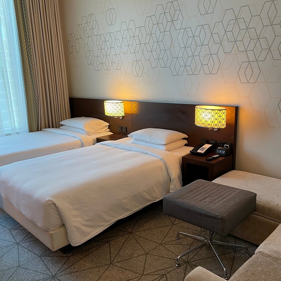 Hyatt Place Dubai Baniyas Square — Guest room