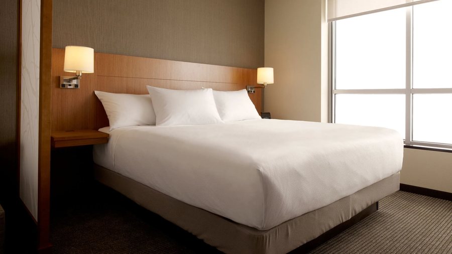 Hyatt Place Fort Wayne Northwest — Guest room