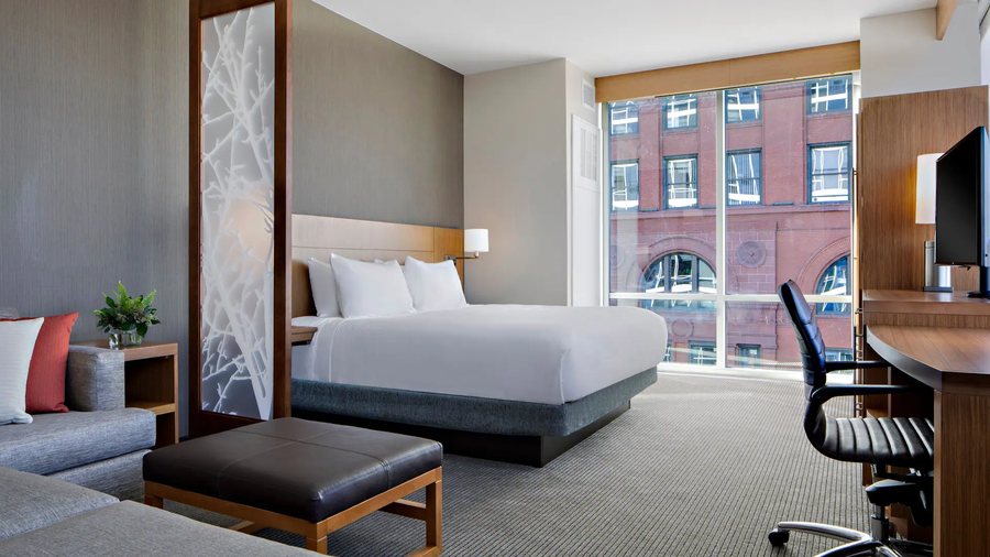 Hyatt Place Grand Rapids Downtown — Guest room