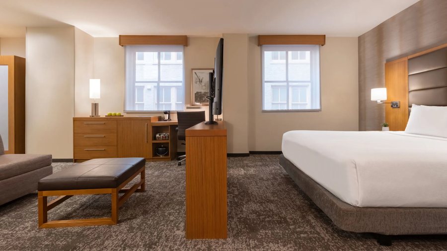 Hyatt Place Houston Downtown — Guest room