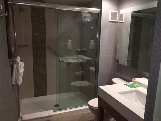 Hyatt Place Houston Katy — Bathroom