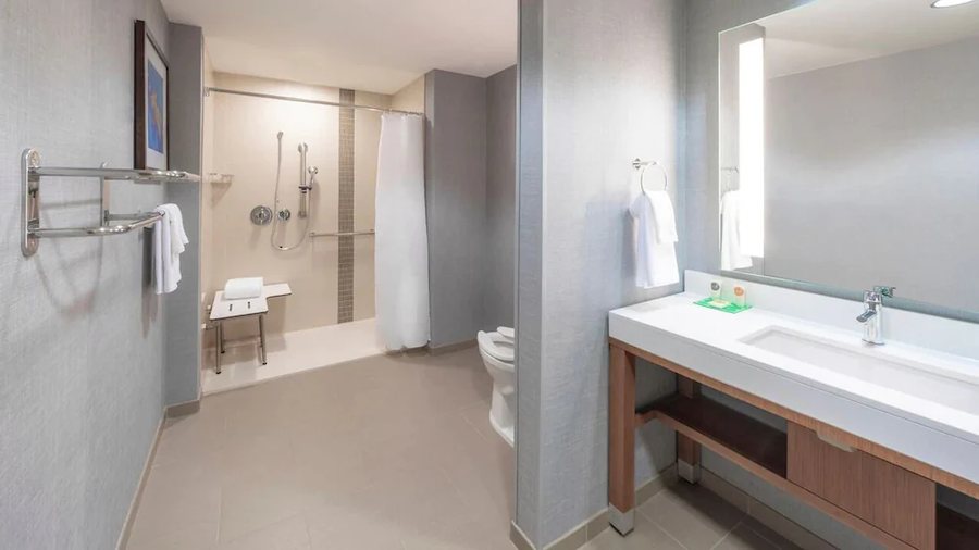 Hyatt Place Houston NW Vintage Park — Bathroom