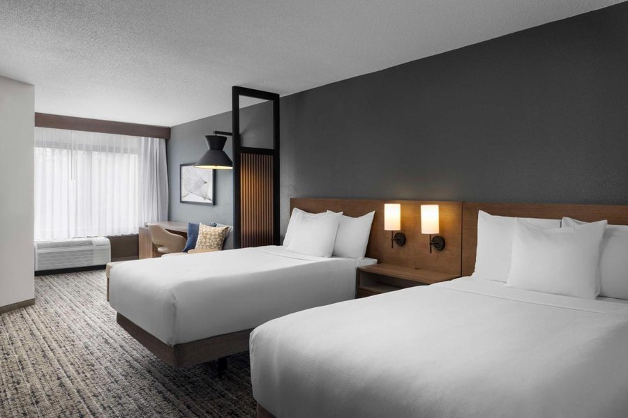 Hyatt Place Kansas City Overland Park Convention Center — Guest room
