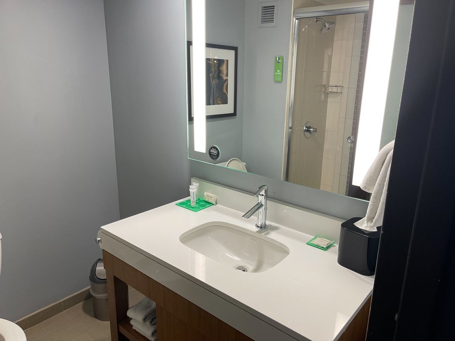 Hyatt Place Keystone Dillon — Bathroom
