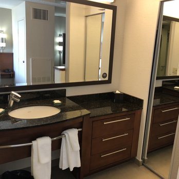 Hyatt Place Las Vegas Las Vegas Nevada — Bathroom