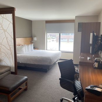 Hyatt Place Lincoln Downtown Haymarket — Guest room