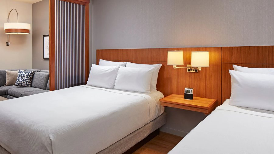 Hyatt Place Los Angeles lax El Segundo — Guest room